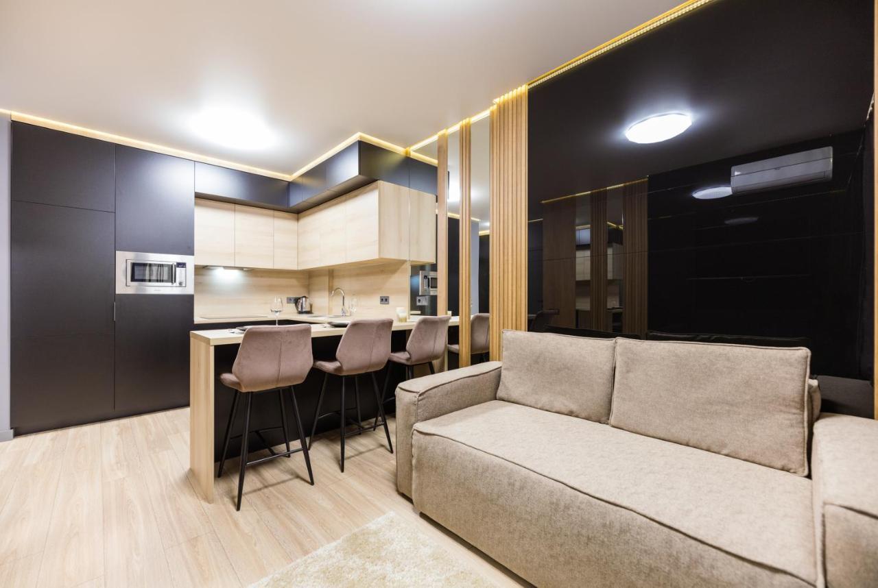 Fayna Town - Loft Black - Nyvky Kiew Exterior foto